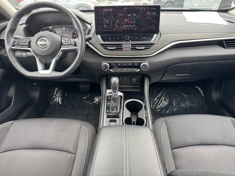 Used 2023 Nissan Altima 2.5 SV w/ SV Premium Package FWD image 11
