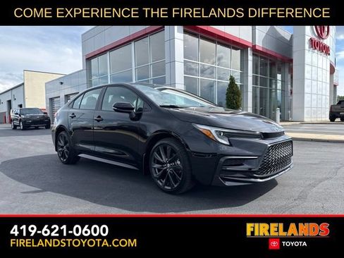 Used 2023 Toyota Corolla SE w/ Carpet Mat Package (TMS) FWD image 1