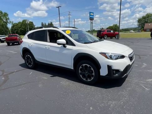 Used 2023 Subaru Crosstrek 2.0i Premium AWD/4WD image 2