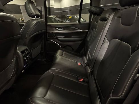 Certified 2022 Jeep Grand Cherokee Limited AWD/4WD image 22