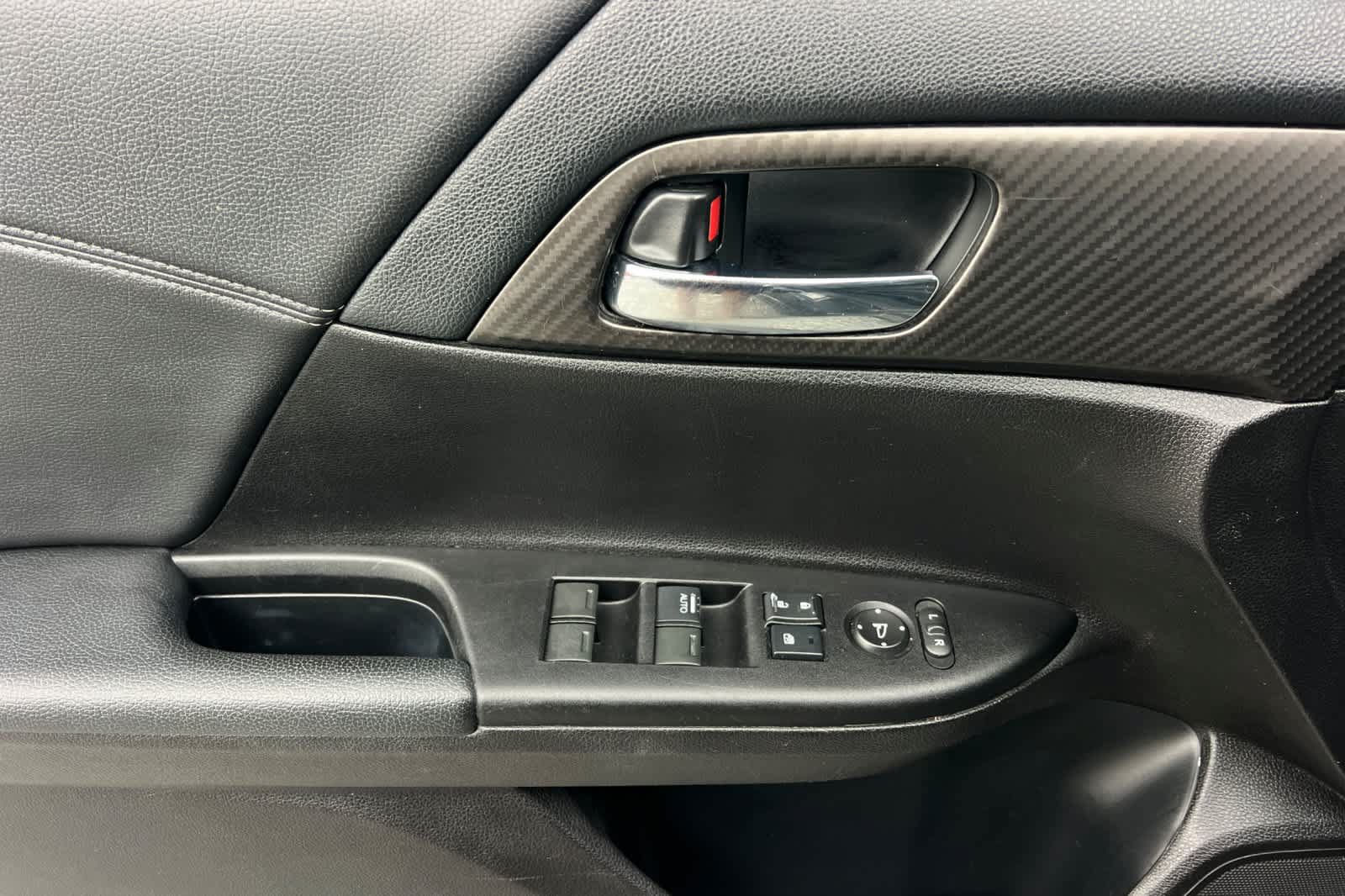 Used 2016 Honda Accord Sport image 14