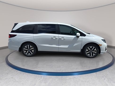New 2026 Honda Odyssey EX-L image 4