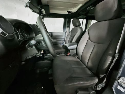 Used 2017 Jeep Wrangler Unlimited Sport w/ Quick Order Package 24S AWD/4WD image 12