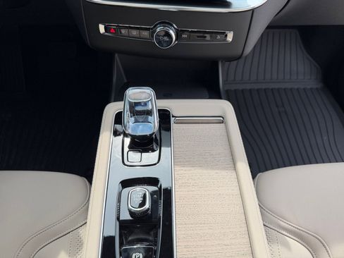 New 2026 Volvo XC90 T8 Plus w/ Protection Package Premier image 11