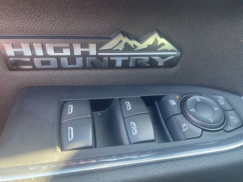 Used 2024 Chevrolet Silverado 1500 High Country w/ Midnight Edition image 11