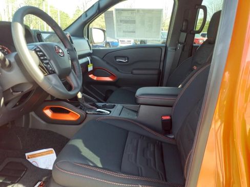 Certified 2025 Nissan Frontier PRO-4X w/ Pro Convenience Package AWD/4WD image 5