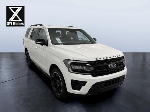 Used 2023 Ford Expedition Limited AWD/4WD image 7