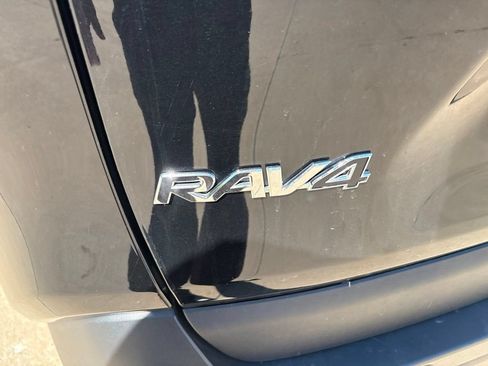 Used 2025 Toyota RAV4 XLE AWD/4WD image 24