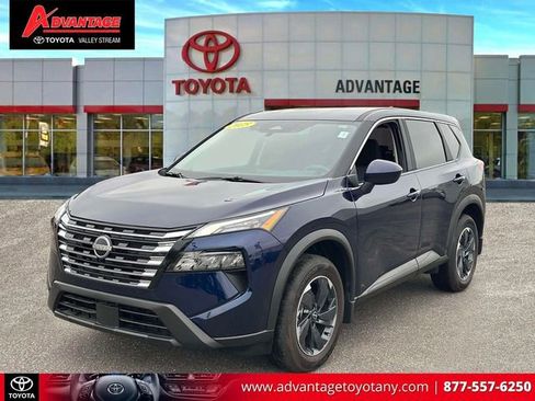 Used 2025 Nissan Rogue SV AWD/4WD image 4