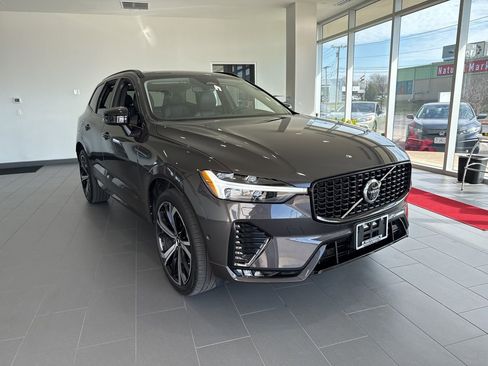 Used 2024 Volvo XC60 B5 Ultimate w/ Protection Package Premier image 2