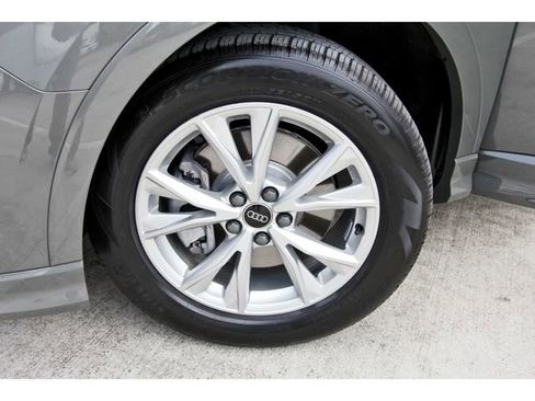 Used 2024 Audi Q3 2.0T Premium Plus w/ Premium Plus Package AWD/4WD image 31