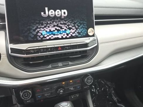 Used 2023 Jeep Compass Limited AWD/4WD image 15