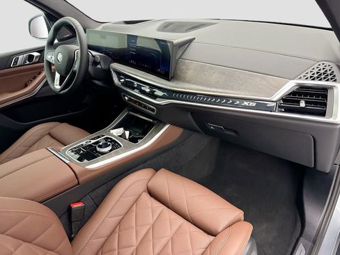 New 2026 BMW X5 xDrive40i w/ Executive Package image 16