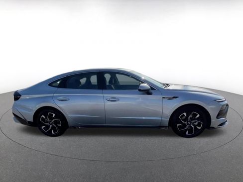 Used 2025 Hyundai Sonata SEL FWD image 16