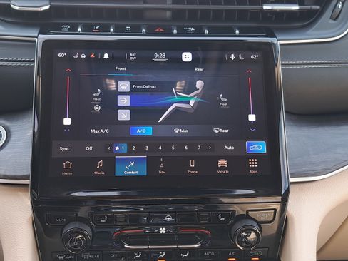 Used 2021 Jeep Grand Cherokee L Limited image 25