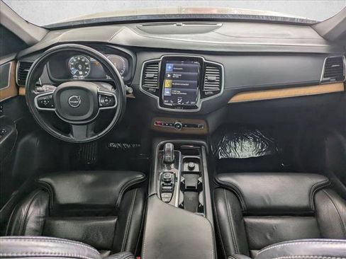 Used 2016 Volvo XC90 T8 Inscription w/ Vision Package image 16
