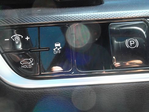 Used 2024 Kia Sportage SX image 16