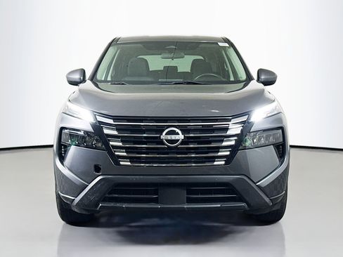 Used 2024 Nissan Rogue SV FWD image 2