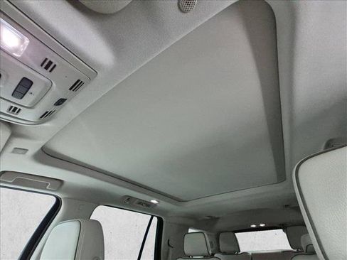 Used 2021 GMC Yukon Denali w/ Denali Premium Package AWD/4WD image 16