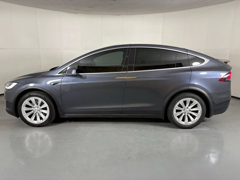 Used 2020 Tesla Model X Long Range AWD/4WD image 5