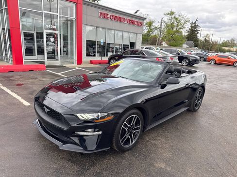 Used 2022 Ford Mustang Premium RWD image 1