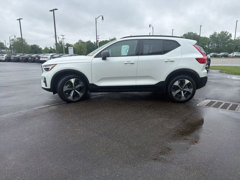 Used 2026 Volvo XC40 B5 Plus AWD/4WD image 6