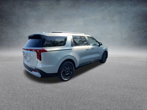 New 2026 Kia Carnival EX image 24