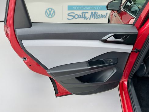 Used 2023 Volkswagen Taos SE image 25