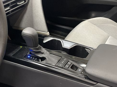 Used 2025 Toyota Camry LE w/ Convenience Package FWD image 11