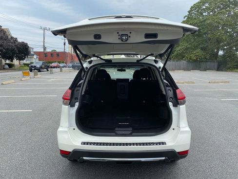 Used 2018 Nissan Rogue SV w/ Premium Package image 25