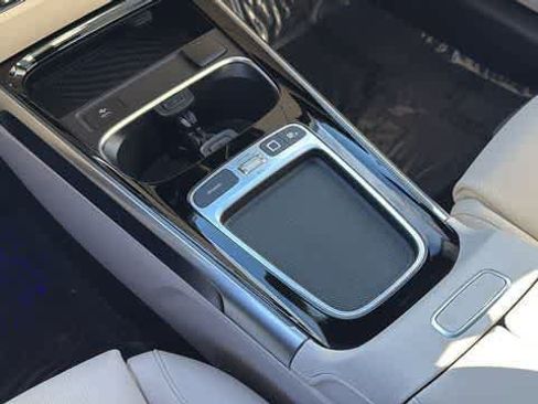 Certified 2025 Mercedes-Benz GLB 250 4MATIC image 21