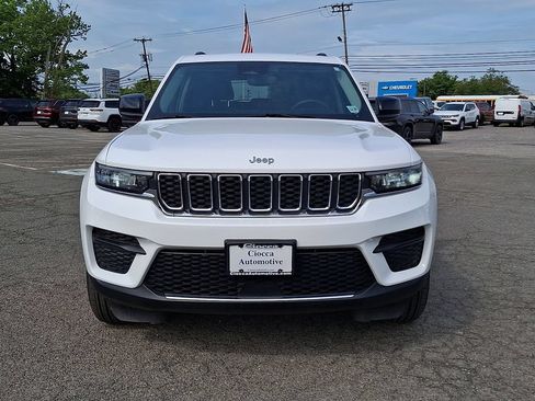 Used 2023 Jeep Grand Cherokee Laredo X AWD/4WD image 5