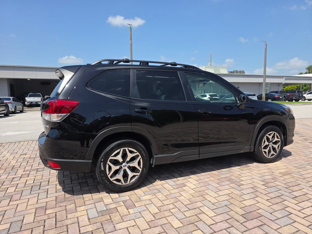 Used 2024 Subaru Forester Premium AWD/4WD image 11