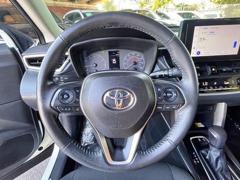 Used 2023 Toyota Corolla Cross LE AWD/4WD image 28