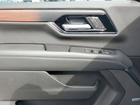 New 2026 GMC Yukon XL Denali w/ Sun & Power Step Package AWD/4WD image 17