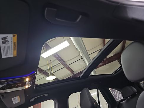 Certified 2025 Mercedes-Benz GLC 300 image 33