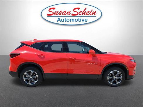 Used 2025 Chevrolet Blazer LT AWD/4WD image 22