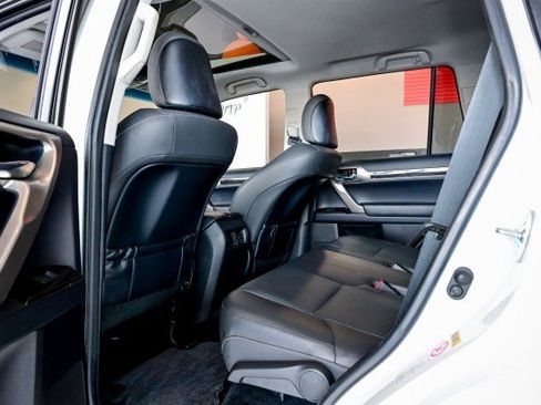 Used 2016 Lexus GX 460 image 18