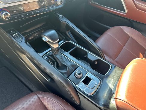 Used 2023 Kia Telluride EX w/ EX Captain's Chair Package image 25