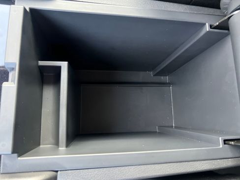 Used 2024 Nissan Pathfinder SV image 25