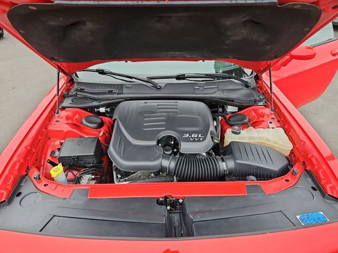 Used 2023 Dodge Challenger SXT image 30