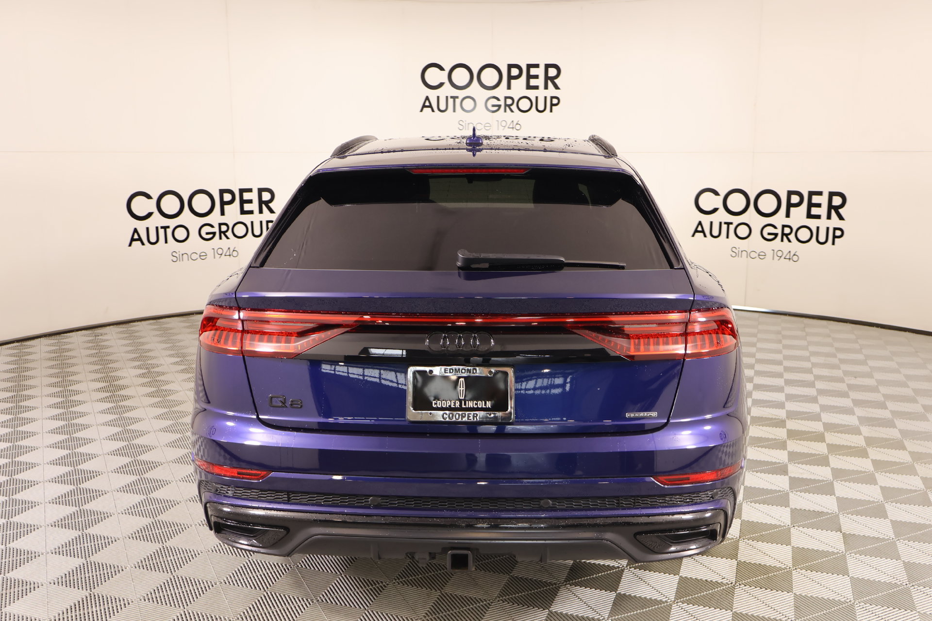 Used 2020 Audi Q8 Prestige w/ Prestige Package AWD/4WD image 23