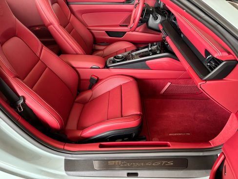 Used 2025 Porsche 911 Targa 4 GTS image 18