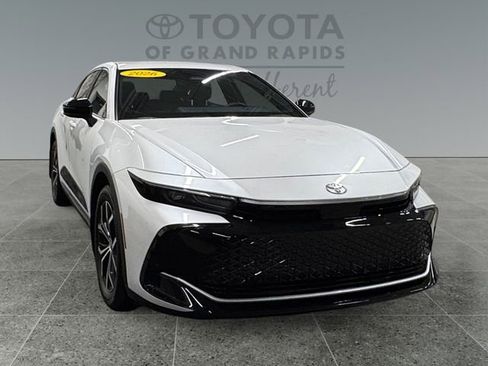 Certified 2026 Toyota Crown XLE image 1