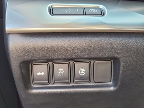 Used 2016 Nissan Maxima SR w/ Interior Lighting Package image 14