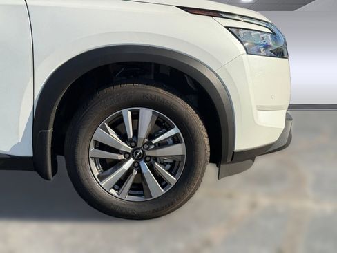 New 2025 Nissan Pathfinder SL image 10