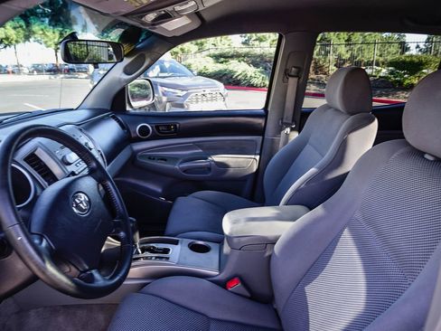 Used 2006 Toyota Tacoma PreRunner image 21