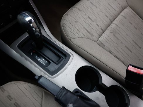 Used 2010 Ford Focus SE image 37