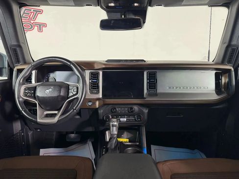 Used 2023 Ford Bronco Outer Banks image 11