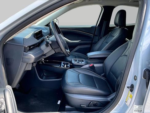 Used 2025 Ford Mustang Mach-E Premium RWD image 7